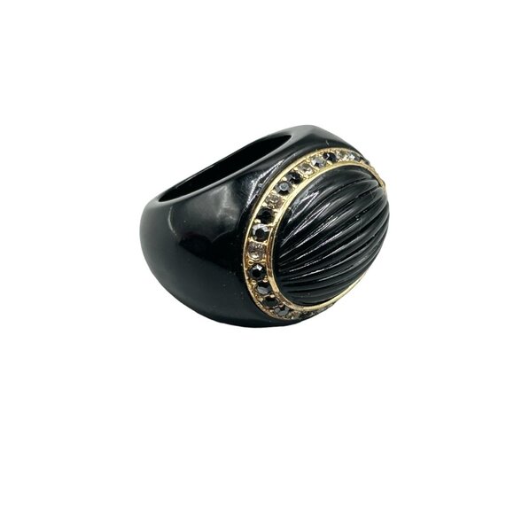 Black and Gold Plastic Vintage Ring Size 7 Ribbed Top Design Rhinestones Accent - Picture 1 of 9